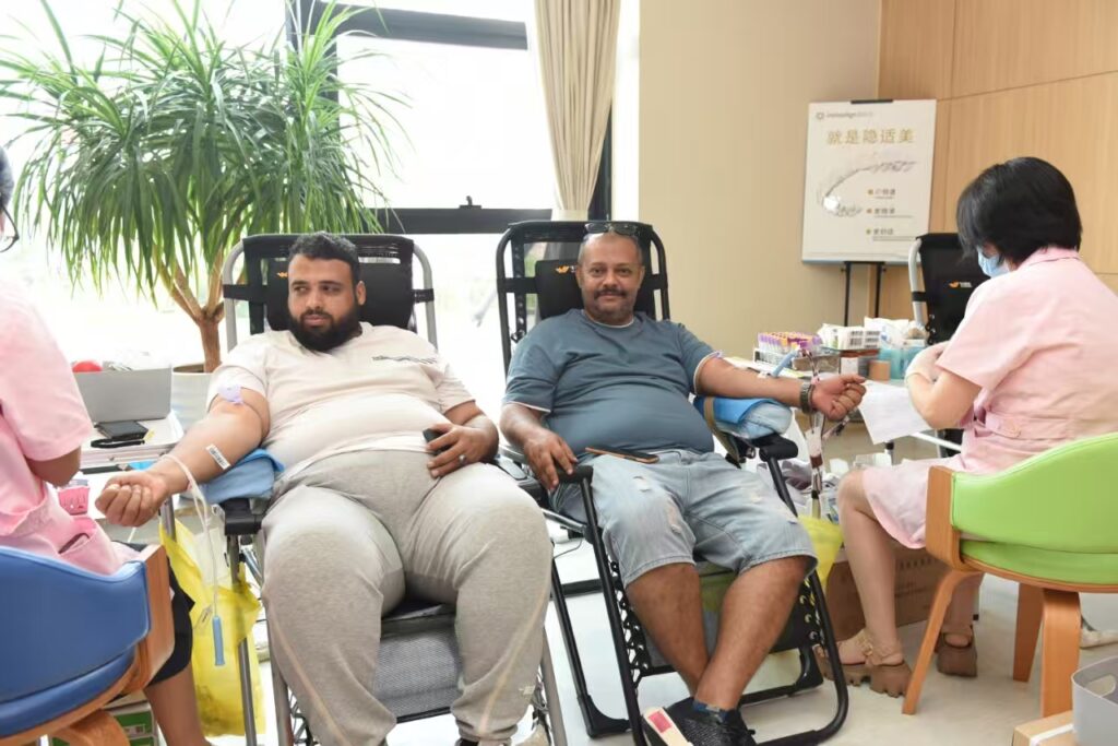 🇾🇪 الجالية اليمنية في مدينة إيوو – الصين تشارك في حملة التبرع بالدم 🩸 4 صورة واتساب بتاريخ 1447 01 21 في 08.08.52 2aded4db